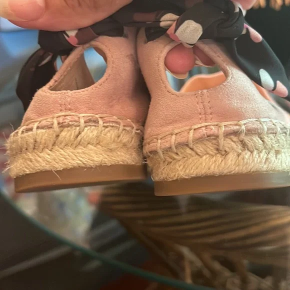 Kate Spade light pink hardly worn espadrilles size 7 mint condition. Preowned. - Picture 7 of 7